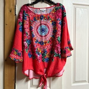 Women’s plus 1x boutique top perfect for spring / summer wear Beautiful fabric